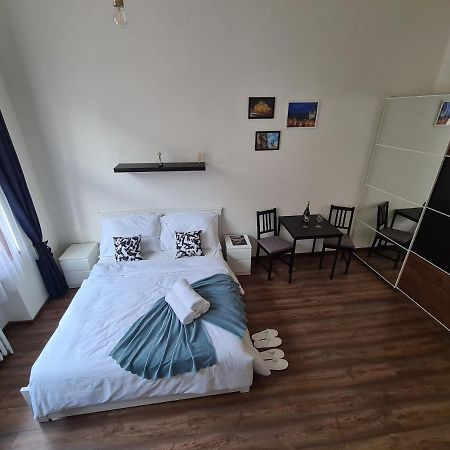 Svetly Prostorny Byt V Karline Apartment Praga Exterior foto